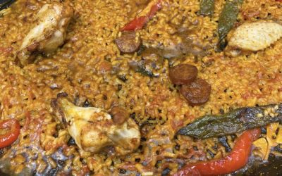 Paella con Pollo y Chorizo