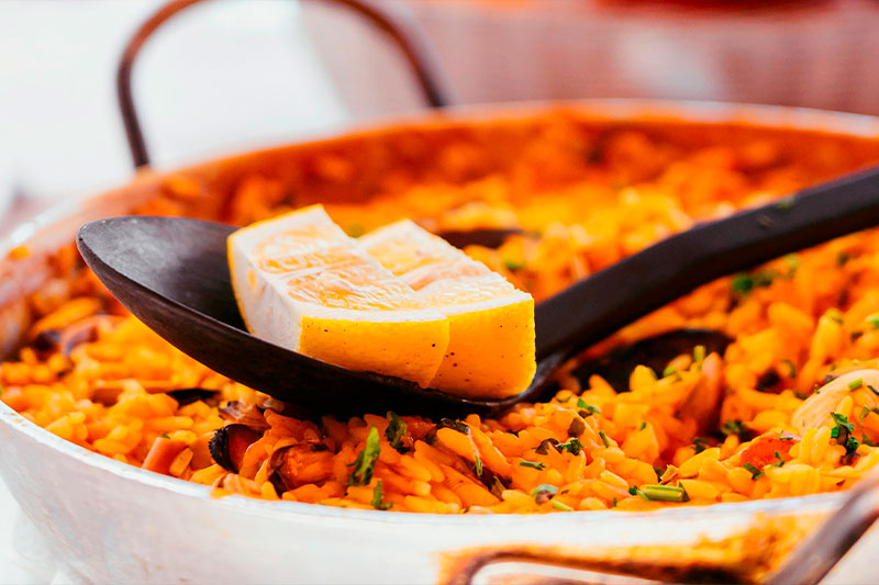 cocinar-paella-para-muchos