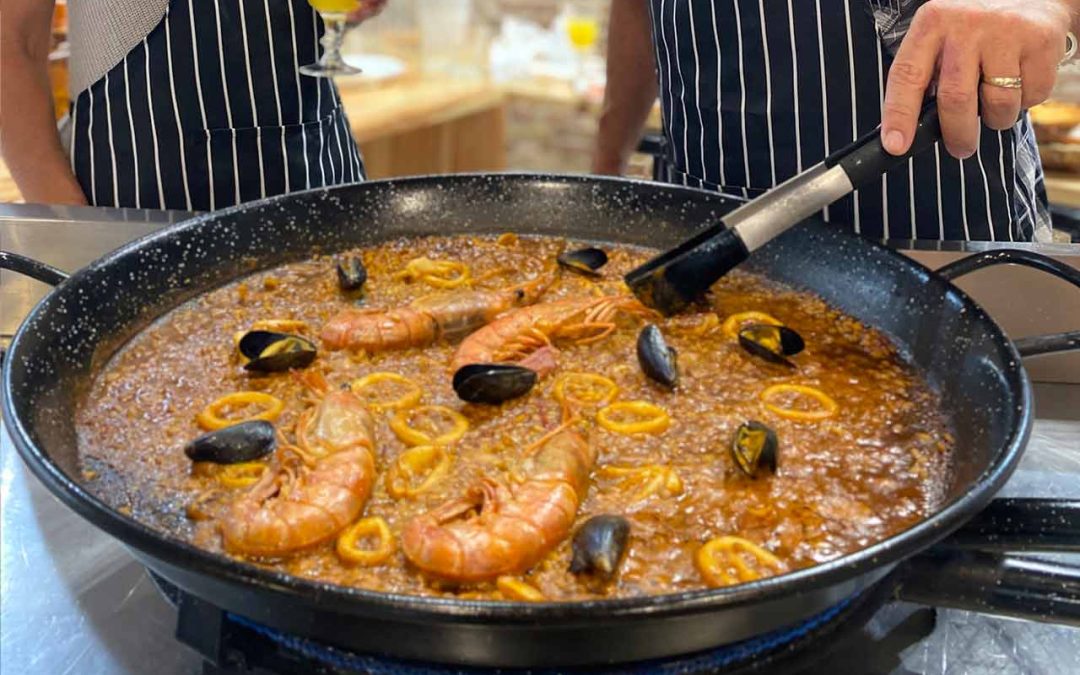 Experiencia de cocina de paella en Barcelona
