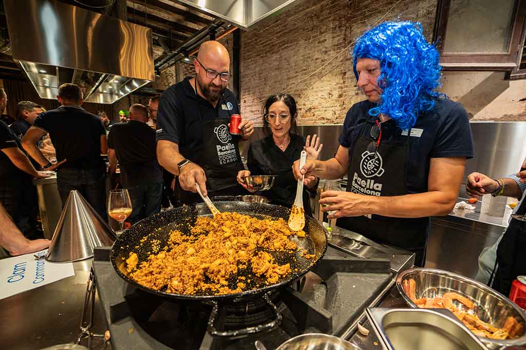 Original plan for a bachelor party in Barcelona: private paella cooking contest