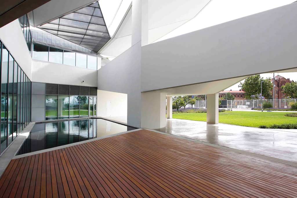 Organize a cooking team building in Barcelona with activities designed for groups and company teams, a dynamic and participative experience to promote collaboration and a good atmosphere.