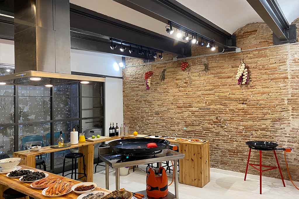 Take part in culinary team building in Barcelona with activities for groups and company teams, an interactive experience that brings people together through food and teamwork.