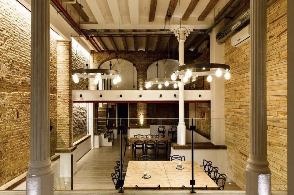 Team Building de cocina en Barcelona, clases y talleres de paella para grupos y equipos de empresas