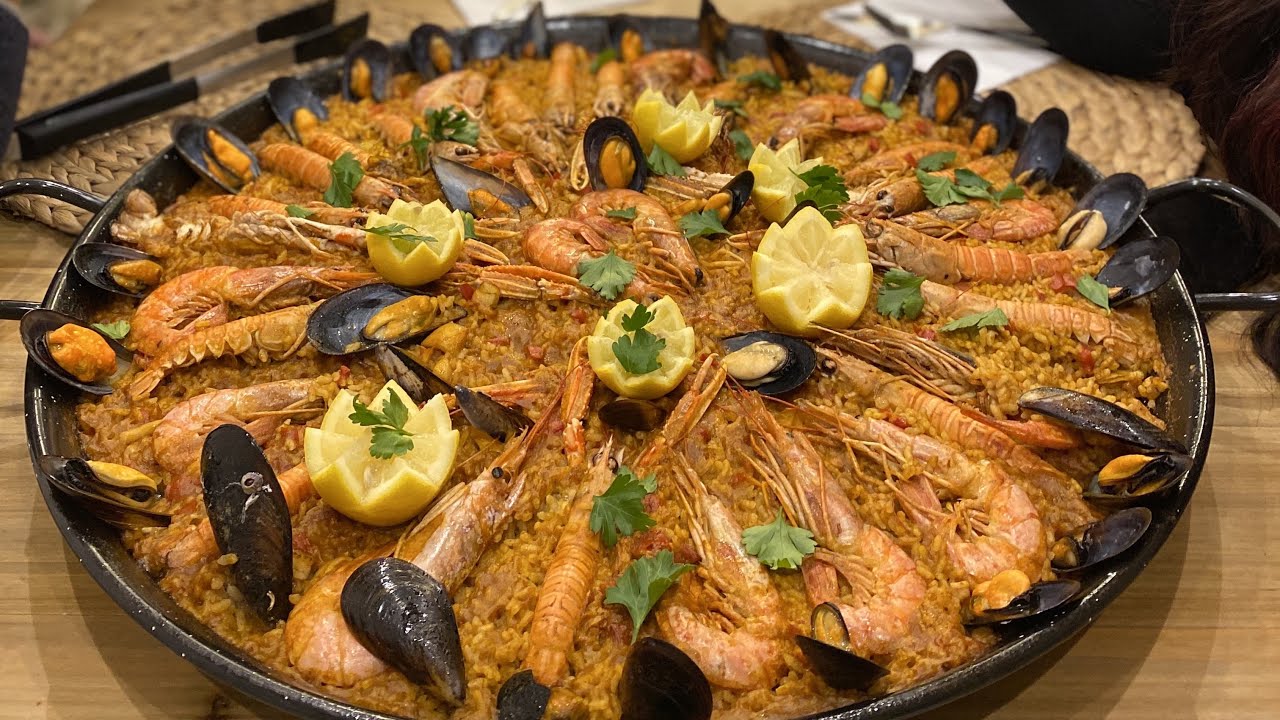 Authentic-Spanish-Seafood-Paella-Recipe-Helina-Sanchez